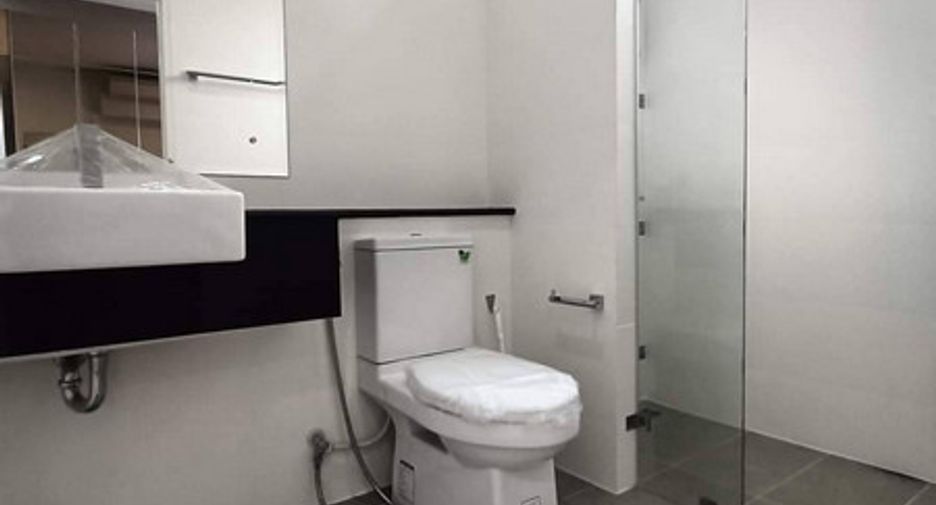 For sale 4 bedrooms house in Mueang Nonthaburi, Nonthaburi