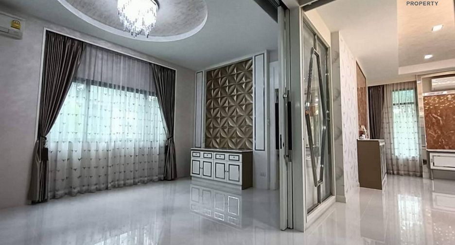 For sale 4 bedrooms house in Mueang Nonthaburi, Nonthaburi