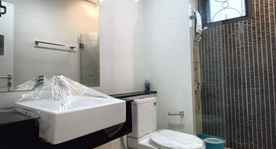 For sale 4 bedrooms house in Mueang Nonthaburi, Nonthaburi