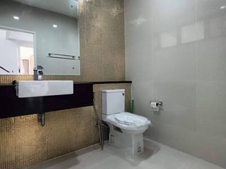 For sale 4 bedrooms house in Mueang Nonthaburi, Nonthaburi