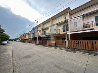 Casa adosada en venta de 3 habitaciones en Wang Noi, Phra Nakhon Si Ayutthaya