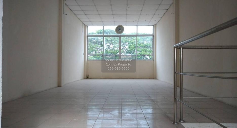 For sale 4 bedrooms retail Space in Mueang Nakhon Pathom, Nakhon Pathom