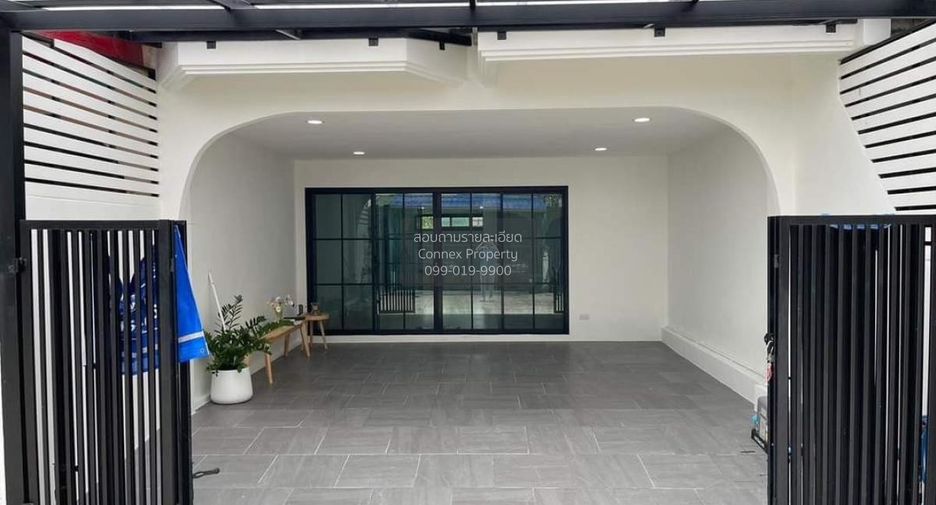 For sale 4 bedrooms townhouse in Mueang Nonthaburi, Nonthaburi