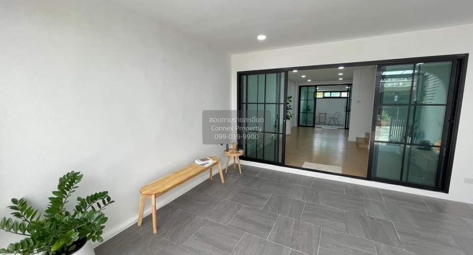 For sale 4 bedrooms townhouse in Mueang Nonthaburi, Nonthaburi