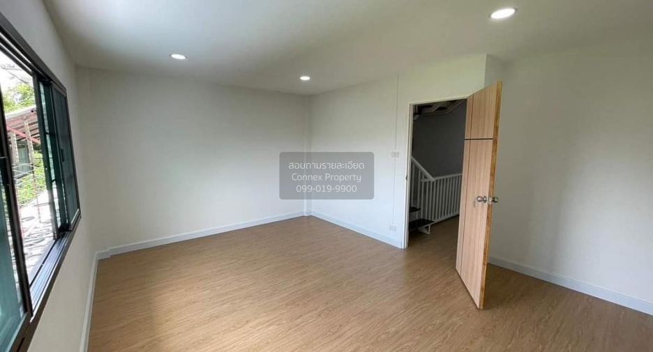 For sale 4 bedrooms townhouse in Mueang Nonthaburi, Nonthaburi