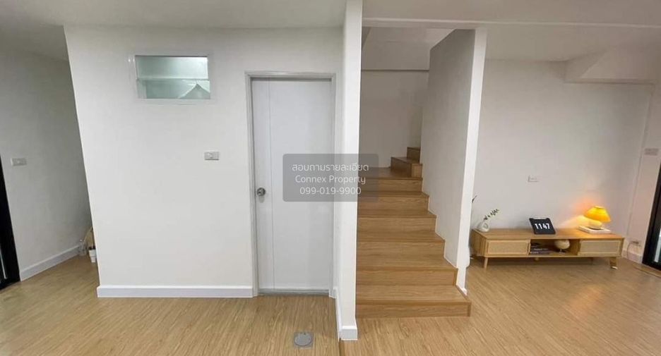 For sale 4 bedrooms townhouse in Mueang Nonthaburi, Nonthaburi