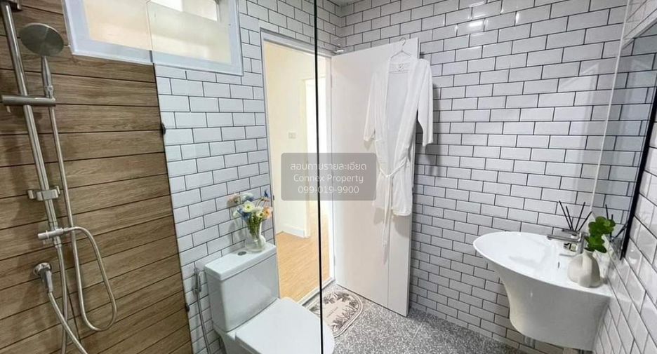 For sale 4 bedrooms townhouse in Mueang Nonthaburi, Nonthaburi