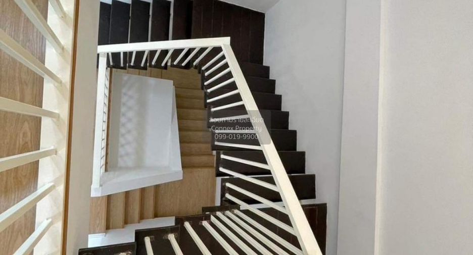 For sale 4 bedrooms townhouse in Mueang Nonthaburi, Nonthaburi