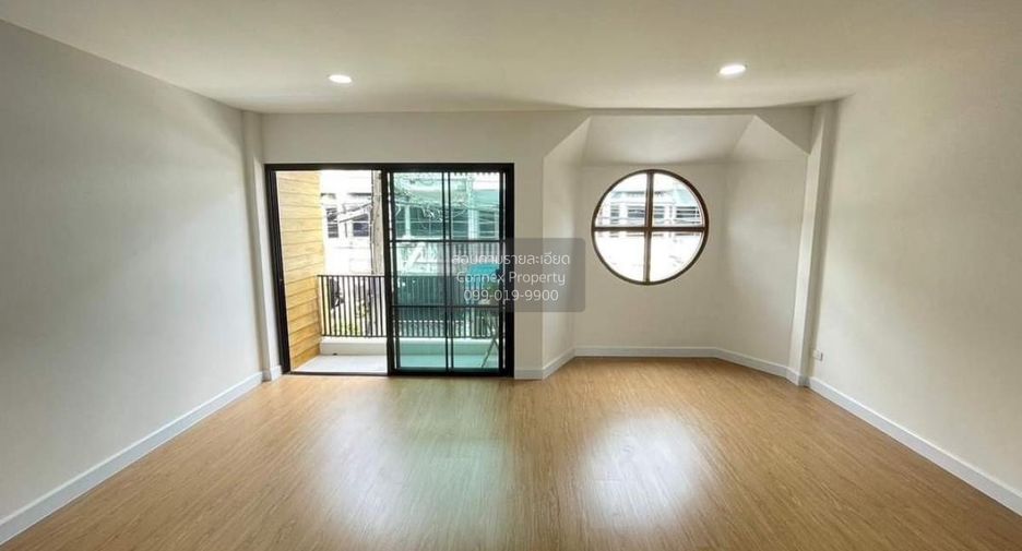 For sale 4 bedrooms townhouse in Mueang Nonthaburi, Nonthaburi