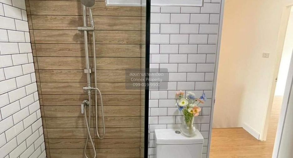 For sale 4 bedrooms townhouse in Mueang Nonthaburi, Nonthaburi