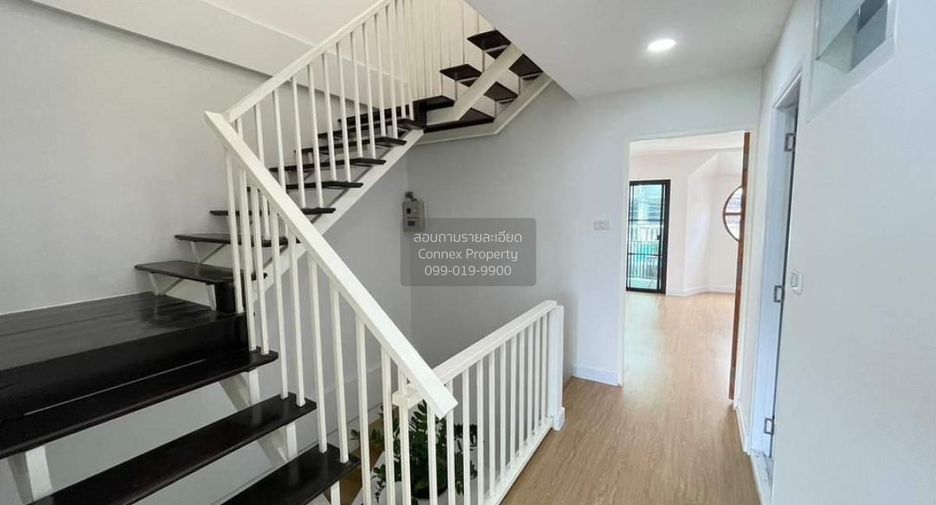 For sale 4 bedrooms townhouse in Mueang Nonthaburi, Nonthaburi