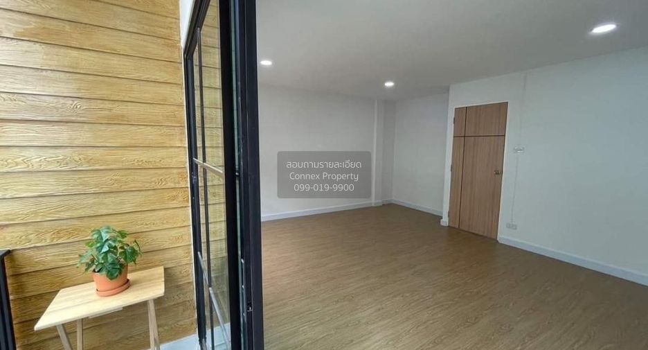 For sale 4 bedrooms townhouse in Mueang Nonthaburi, Nonthaburi
