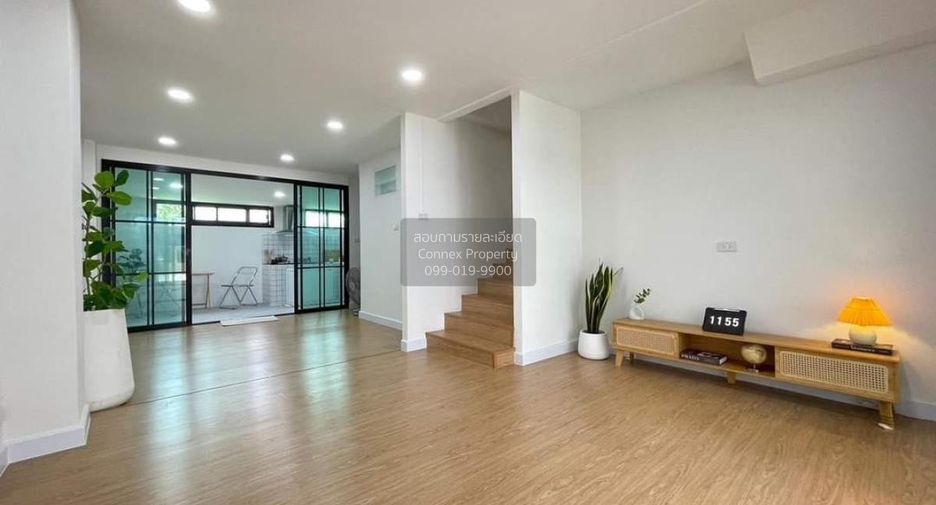 For sale 4 bedrooms townhouse in Mueang Nonthaburi, Nonthaburi