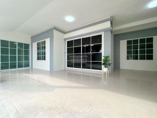 出售 5 卧室 独立屋 在 Mueang Samut Sakhon, Samut Sakhon