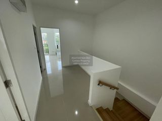 出售 4 卧室 联排别墅 在 Khlong Luang, Pathum Thani