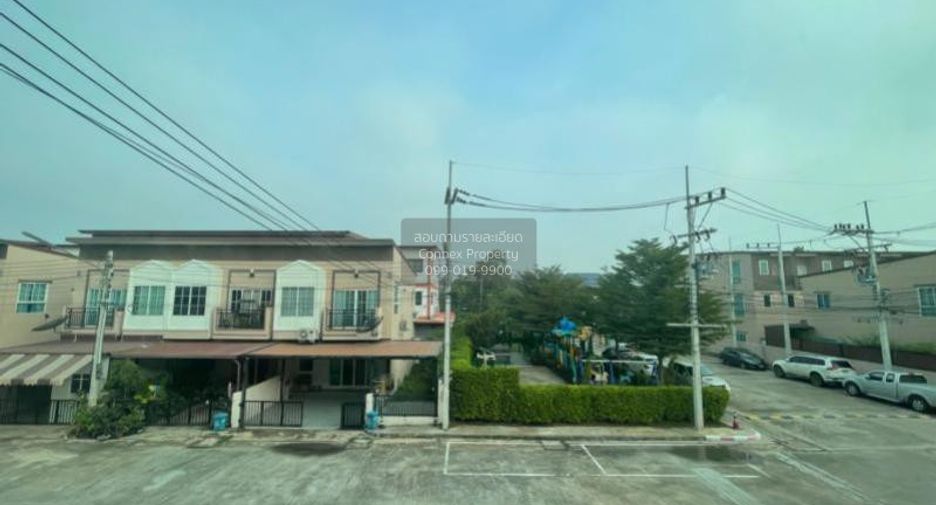 出售 4 卧室 联排别墅 在 Khlong Luang, Pathum Thani
