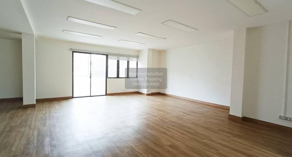 For sale 4 bedrooms townhouse in Bueng Kum, Bangkok