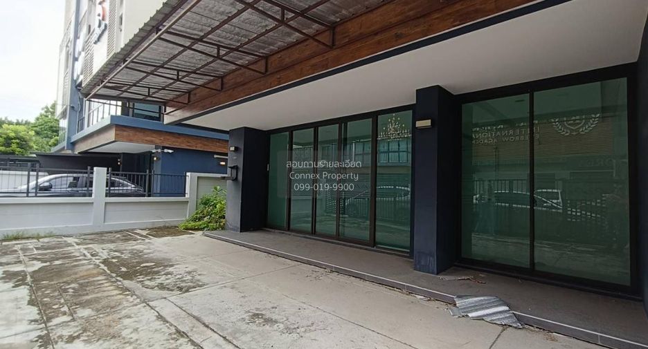 For sale 4 bedrooms townhouse in Bueng Kum, Bangkok