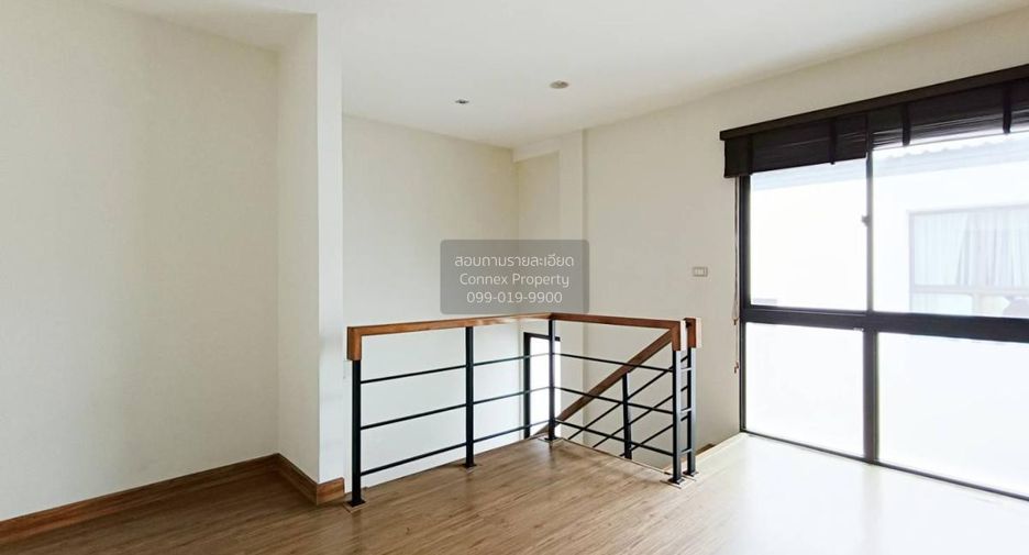 For sale 4 bedrooms townhouse in Bueng Kum, Bangkok