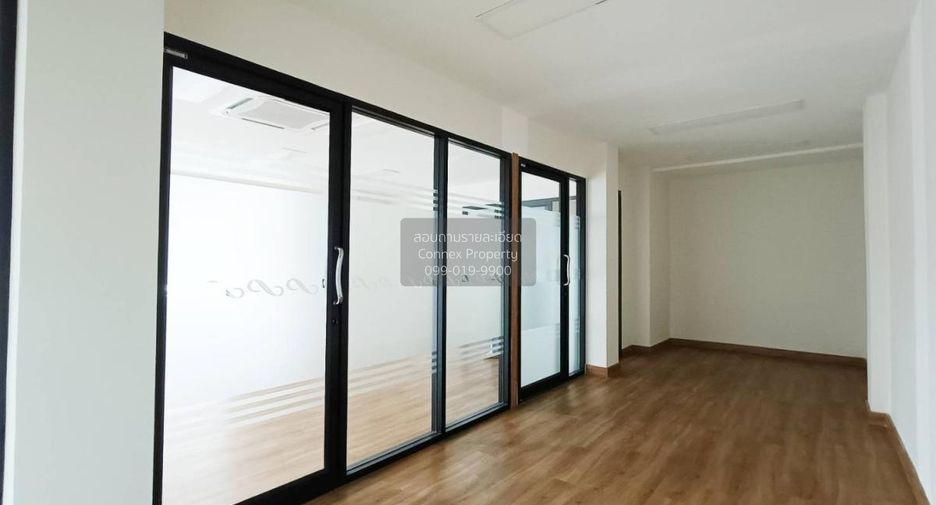 For sale 4 bedrooms townhouse in Bueng Kum, Bangkok
