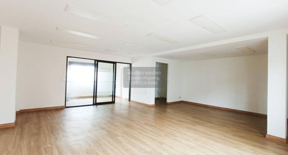 For sale 4 bedrooms townhouse in Bueng Kum, Bangkok