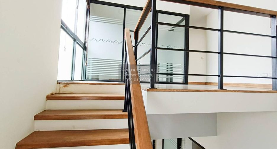 For sale 4 bedrooms townhouse in Bueng Kum, Bangkok