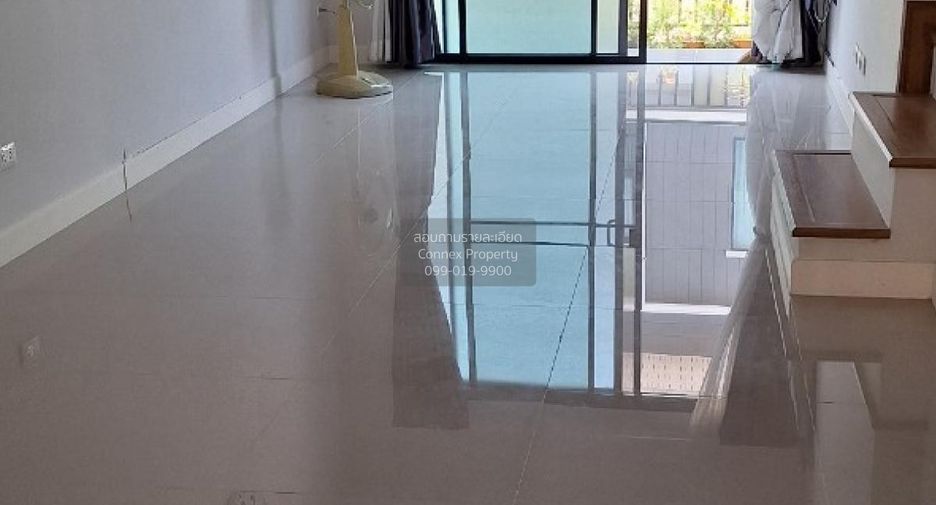 For sale 4 bedrooms townhouse in Sai Noi, Nonthaburi