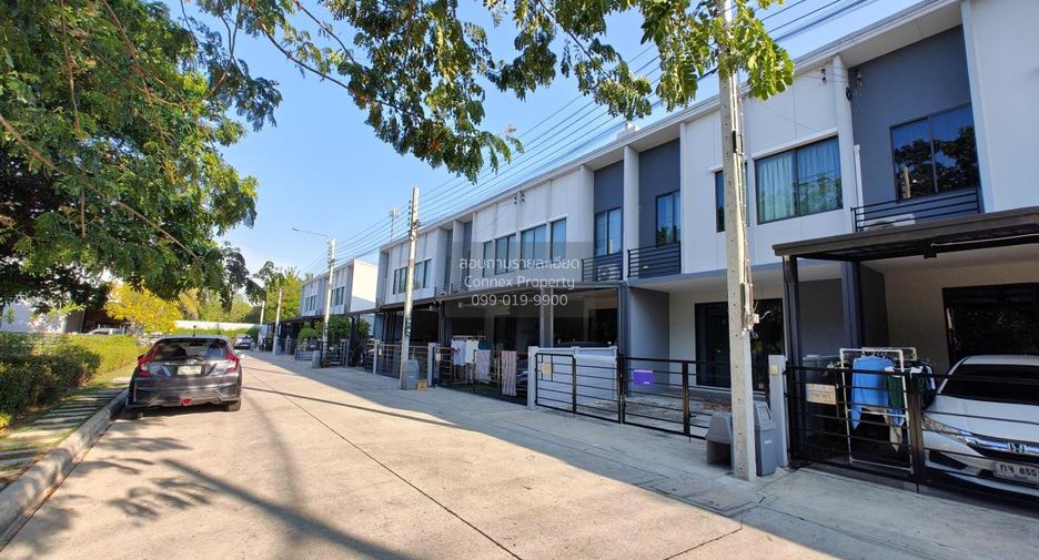 Casa adosada en venta de 3 habitaciones en Bang Yai, Nonthaburi