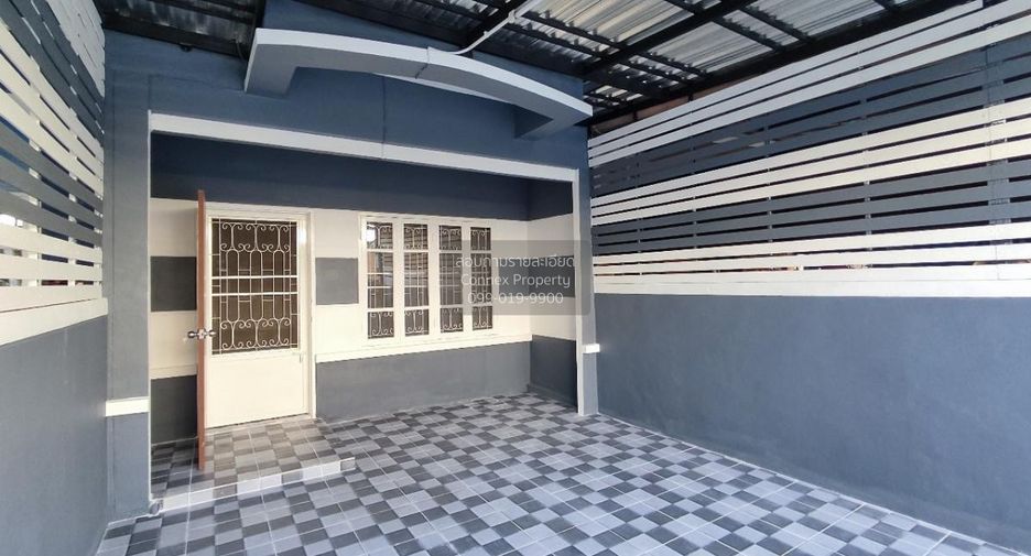 Casa adosada en venta de 2 habitaciones en Lam Luk Ka, Pathum Thani