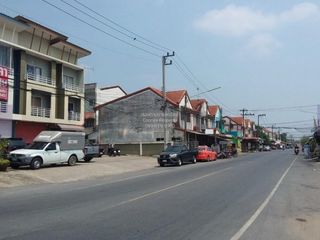 À vendre 3 chambres local commercial à Lam Luk Ka, Pathum Thani