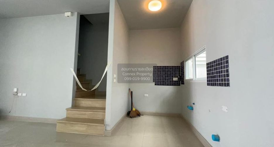 For sale 3 bedrooms townhouse in Phutthamonthon, Nakhon Pathom