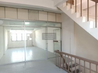 Local comercial en venta de 5 habitaciones en Bang Kapi, Bangkok