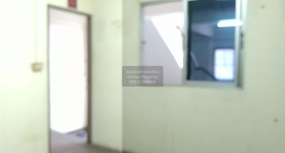 Local comercial en venta de 5 habitaciones en Bang Kapi, Bangkok