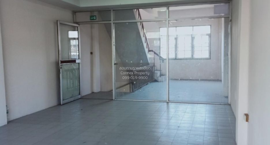 Local comercial en venta de 5 habitaciones en Bang Kapi, Bangkok