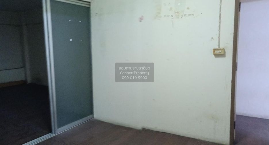 Local comercial en venta de 5 habitaciones en Bang Kapi, Bangkok