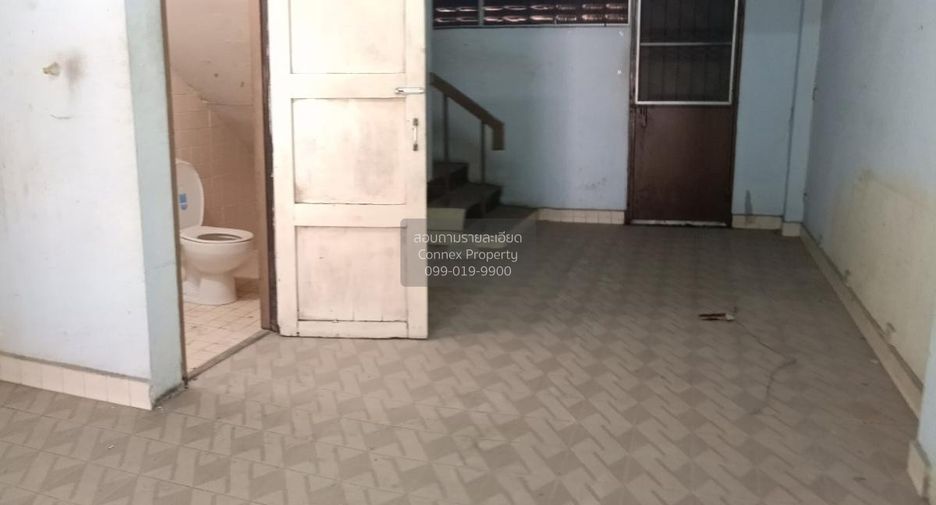 Local comercial en venta de 5 habitaciones en Bang Kapi, Bangkok