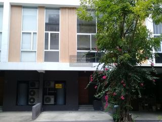 Reihenhaus zum Kauf mit 3 Zimmer in Khan Na Yao, Bangkok