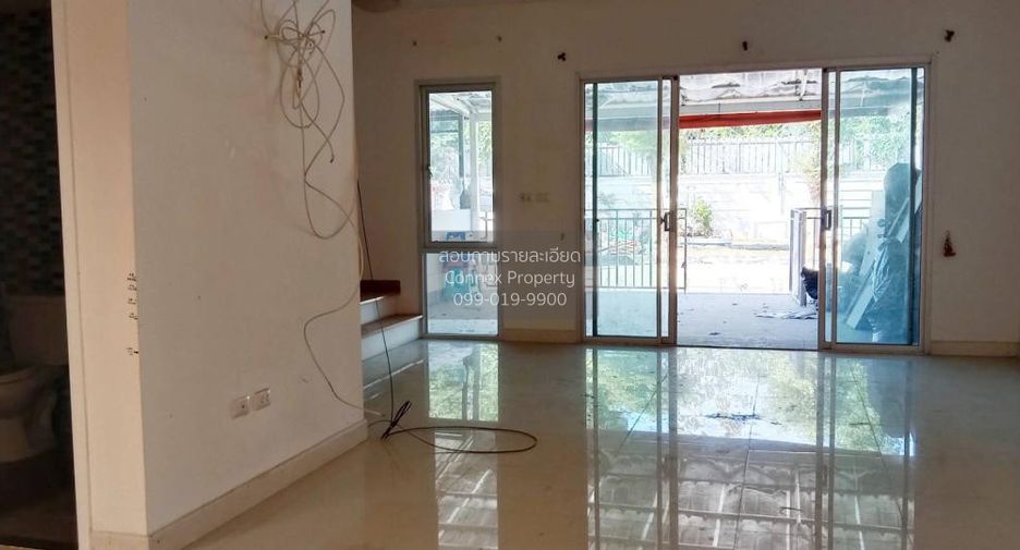For sale 3 bedrooms townhouse in Bang Pa-in, Phra Nakhon Si Ayutthaya