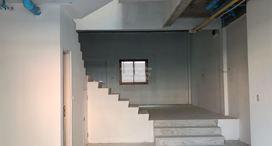 Local comercial en venta de 3 habitaciones en Wang Thonglang, Bangkok