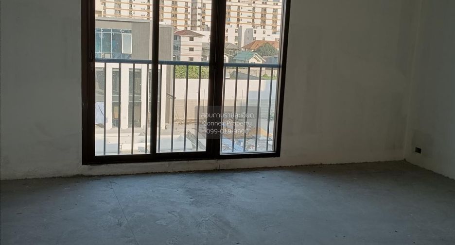 Local comercial en venta de 3 habitaciones en Wang Thonglang, Bangkok