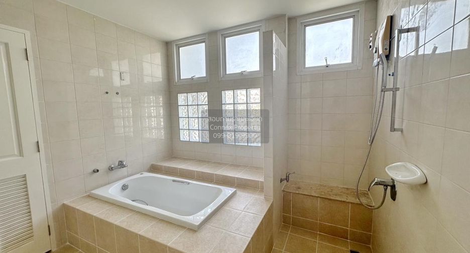 For sale 3 bedrooms house in Phutthamonthon, Nakhon Pathom