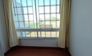 Продажа 3 спальни таунхаус в Сапхан Сунг, Бангкок