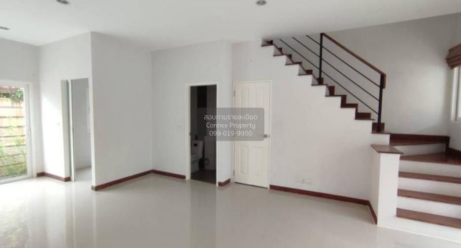 Casa adosada en venta de 4 habitaciones en Thung Khru, Bangkok