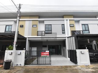Продажа 4 спальни таунхаус в Lat Lum Kaeo, Патумтани