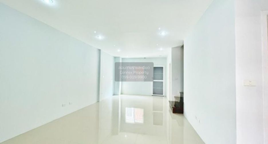 For sale 3 bedrooms townhouse in Pak Kret, Nonthaburi