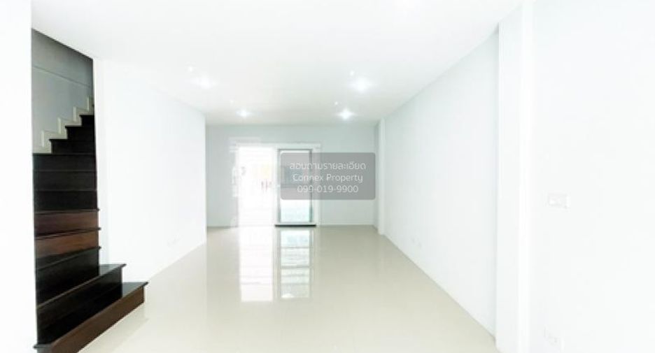For sale 3 bedrooms townhouse in Pak Kret, Nonthaburi