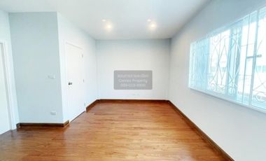 For sale 3 bedrooms townhouse in Pak Kret, Nonthaburi