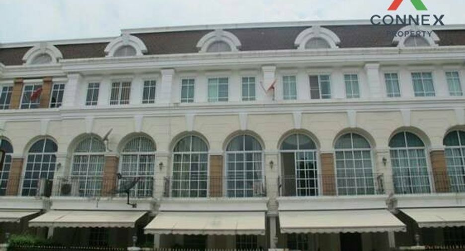 Casa adosada en venta de 3 habitaciones en Bang Kapi, Bangkok