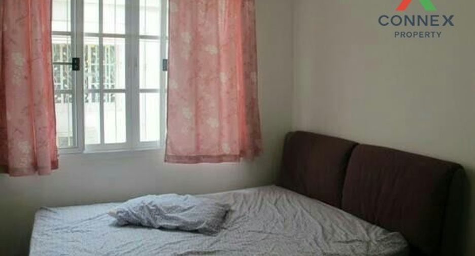 Casa adosada en venta de 3 habitaciones en Bang Kapi, Bangkok