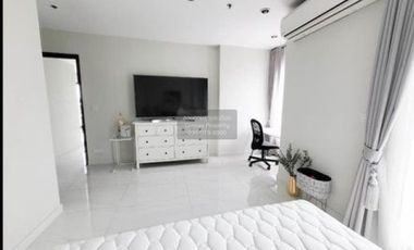 Продажа 3 спальни кондо в Щаттхана, Бангкок